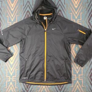 Nike‎ Storm Fit